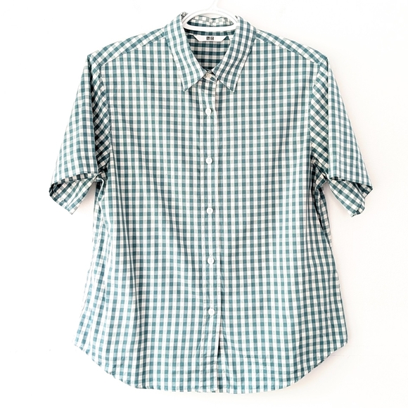 Uniqlo Women's Green Gingham Short Sleeve Button Down Shirt ~ Size Small - Picture 1 of 10